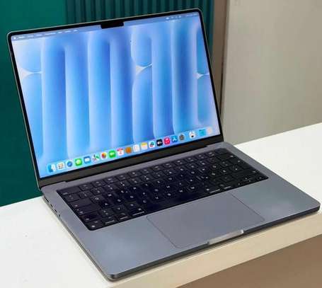 MacBook Pro 14” 2021 – M1 Max | 32 Go RAM | 1 To SSD image 5