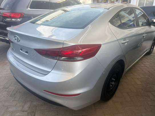 HYNDAI ELANTRA 2017 image 9