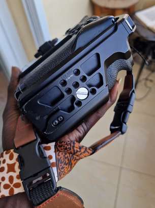 Sony α1 + Grip+ Rig image 4