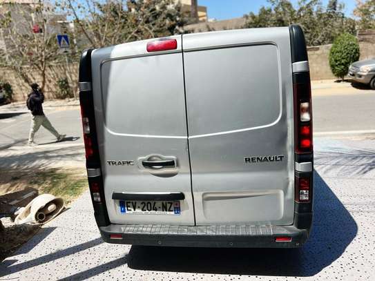 Renault trafic image 6