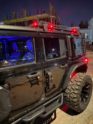 Jeep wrangler Sahara Blackhawk image 8