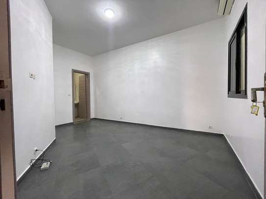 Appartement F4 à louer à Yoff Onomo image 2