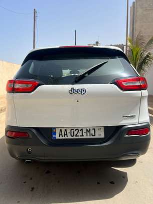 Jeep Cherokee latitude image 3