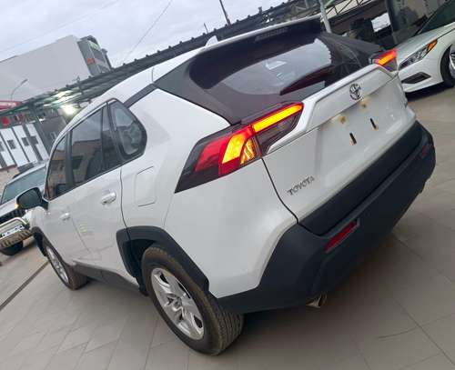 Toyota Rav 4 2021 image 9