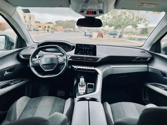 2020 / PEUGEOT 3008 DIESEL mutation 3mois image 6