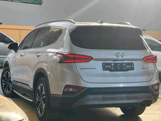 Hyundai Santafe image 5