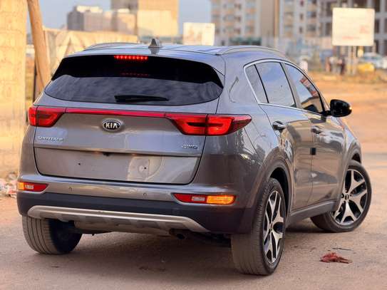 Kia SPORTAGE année 2018 automatique diesel image 8