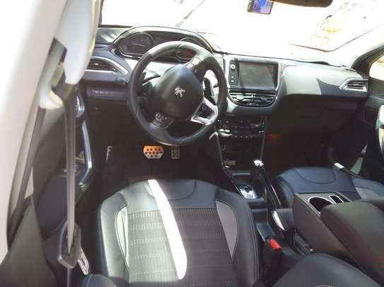Peugeot 2008 / Année 2017 image 8