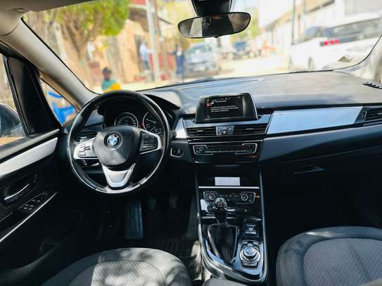 BMW series 2 image 5