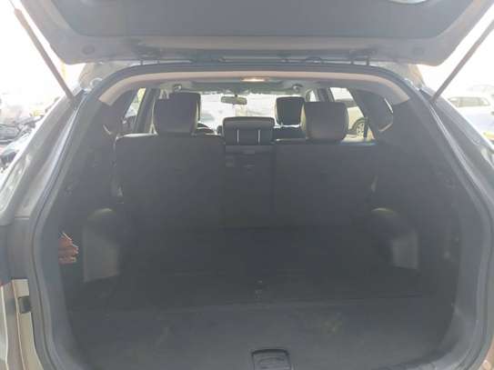Hyundai Santa Fe 2017 – Intérieur cuir – Excellent état image 12