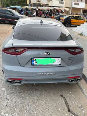 KIA STINGER image 2