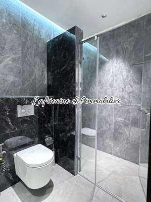 À Vendre – Appartement Duplex F4 de 290m2 ,aux Almadies image 13