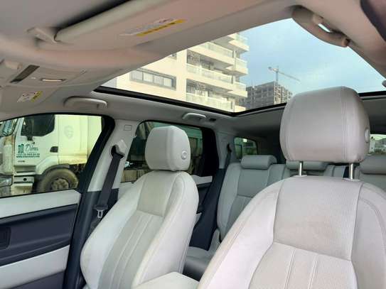 Ranger Rover Discovery 2017 image 8