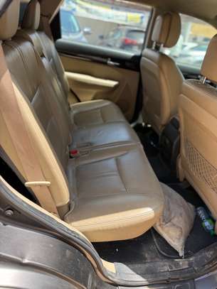 kia sorento image 7