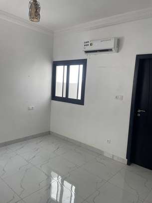 APPARTEMENT image 9