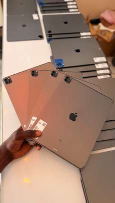 iPad Pro 5e génération 128Go image 1