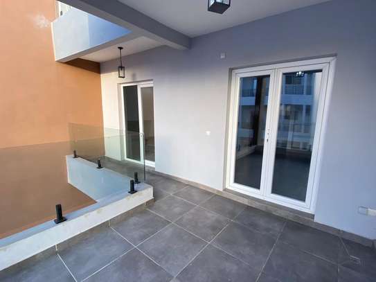 F6 en Triplex corniche Ouakam image 7