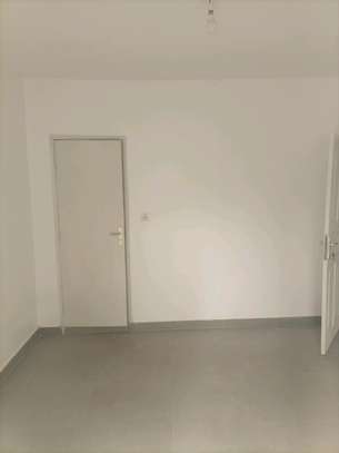 Sacré cœur derrière résidence mamoune F4 à louer image 8