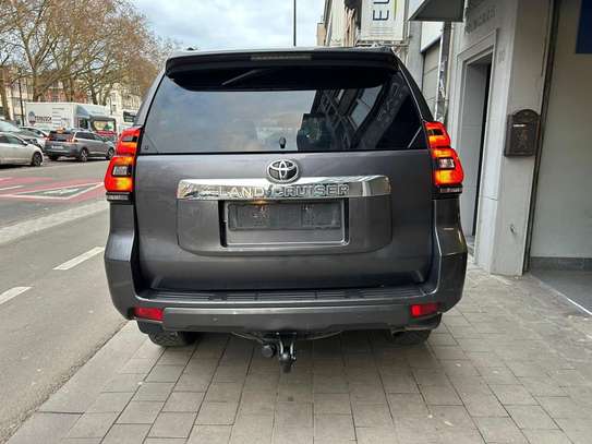 Toyota land cruiser prado image 3