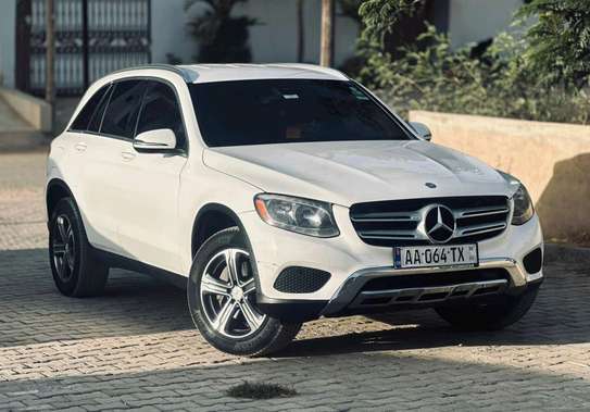 2016 Mercedes-Benz GLC300 image 2