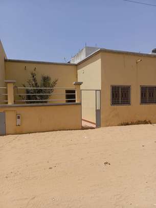 VILLA F4 A LOUER A LA CITE WARDINI KEUR MASSAR image 2