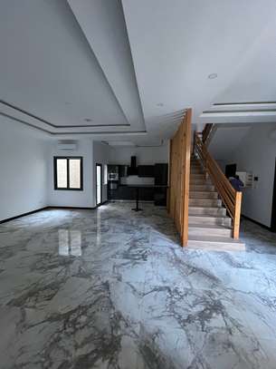 Villa R+2 à louer à Mbackiyoufaye image 5