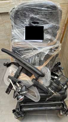 fauteuil roulant électrique pour Handicap image 1