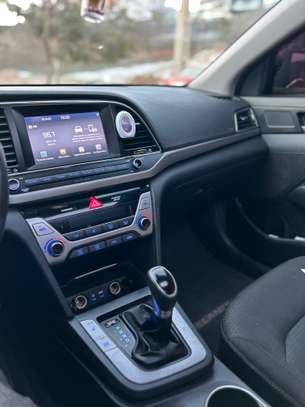 Elantra 2018 image 7