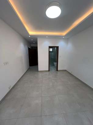 Appartement F4 à louer au Point E image 7
