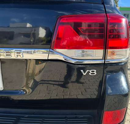 TOYOTA LAND CRUISER VX-R V8 image 10