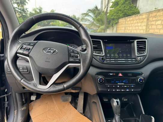 HYUNDAI TUCSON FULL OPTIONS image 9