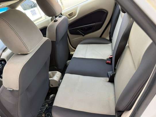 Ford Fiesta 2012 image 11