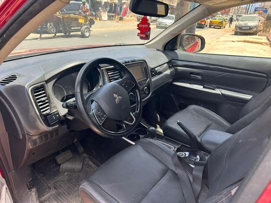 2018 Mitsubishi outlander 7 place image 6