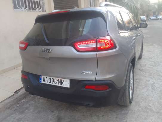 Jeep cheroke image 4