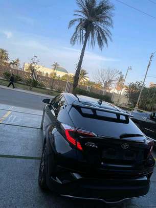 TOYOTA C-HR 2017 FULL OPTIONS image 8