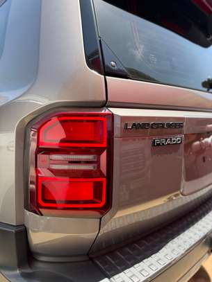 Toyota Prado 2025 image 9