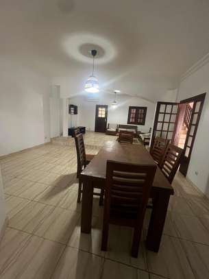 VILLA R+2 À LOUER À NGOR ALMADIES image 5