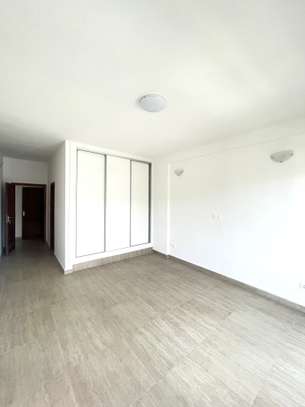 DAKAR PLATEAU : Appartement à louer – 3 chambres image 4