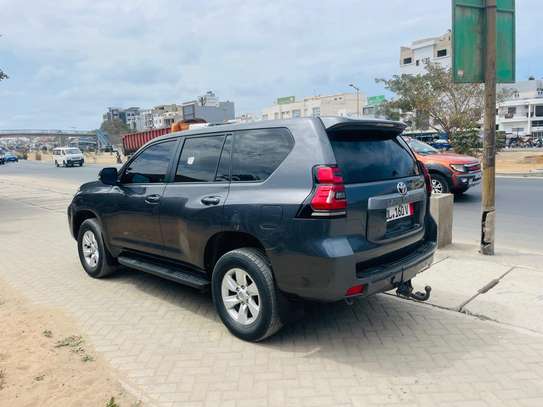 TOYOTA LAND CRUISER 2019 image 6