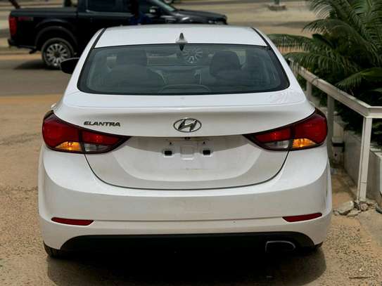 Hyundai elantra 2016 image 4