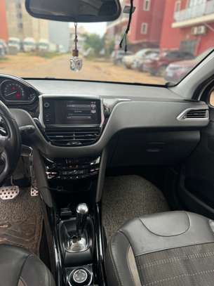 Peugeot 2008 image 6