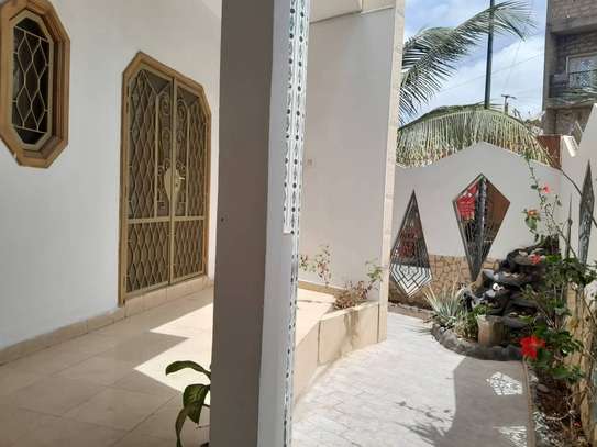 Grande villa aux Maristes image 4
