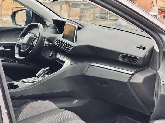 2020 / PEUGEOT 3008 DIESEL mutation 3mois image 8
