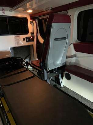 Ambulance Opel vivaro image 13