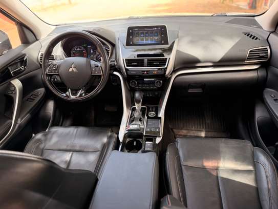 MITSUBISHI ECLIPSE CROSS 2019 image 9