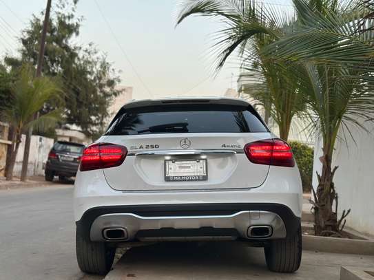 Mercedes GLA 250 image 7