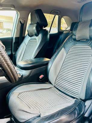 Toyota rav4 image 6