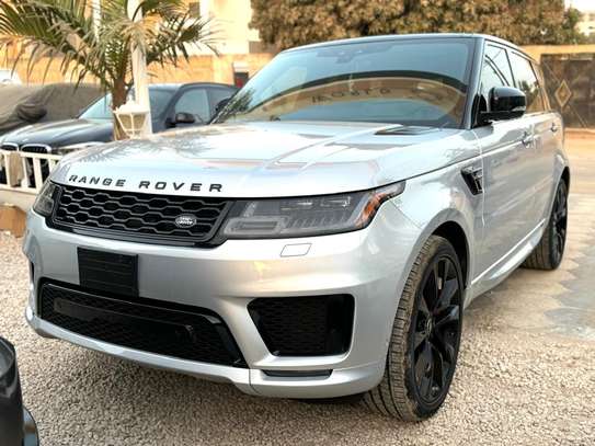 Range rover Sport HST image 3