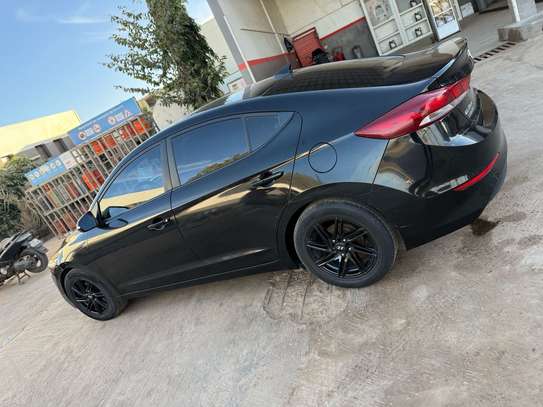 Hyundai Elantra 2017 image 4