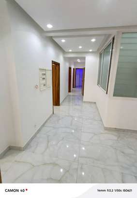 Appartement à louer au Point E image 4